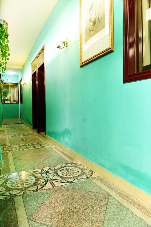Happy Station Hostel Dunhuang Extérieur photo